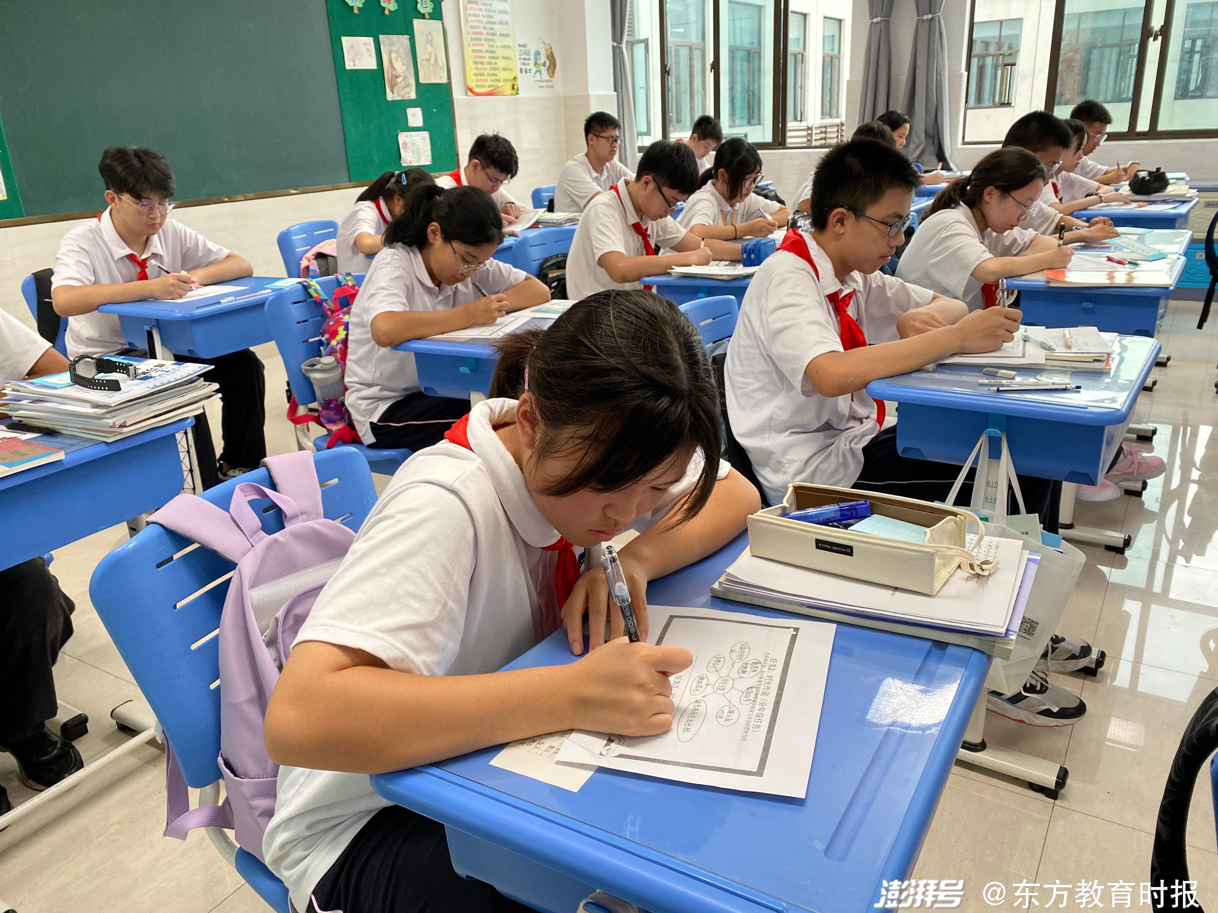 开启心时光亭新中学开展开学心理第一课活动