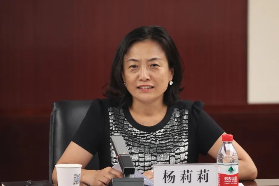 中建三局外部董事程贵堂,杨莉莉,李学冰,史如明分别发言,表示将贯彻