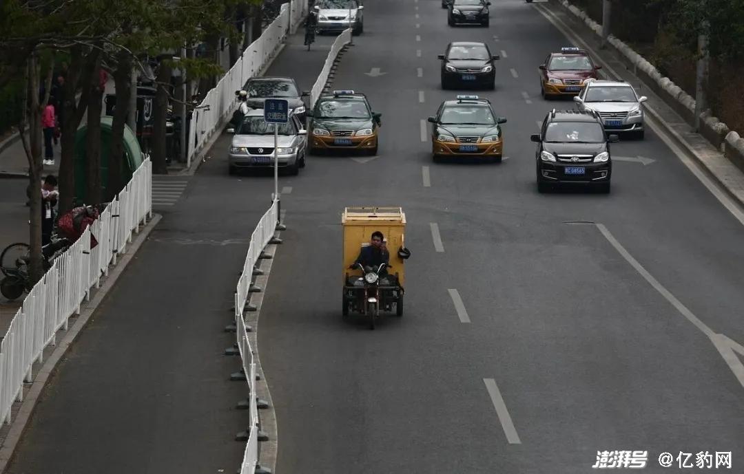 不是没想过逃离快递行业，网点老板称免费转让却无人接盘