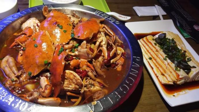 一个连品类都算不上的单品餐厅因食安丑闻被曝了，肉蟹煲有未来么？