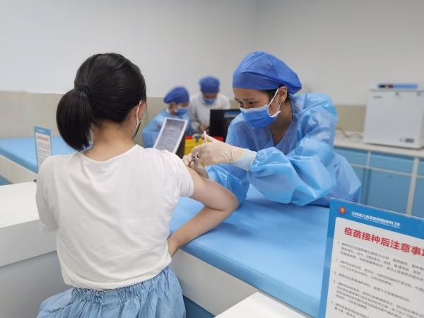 为科学有序做好辖区12至17周岁符合接种条件的在校学生接种新冠疫苗