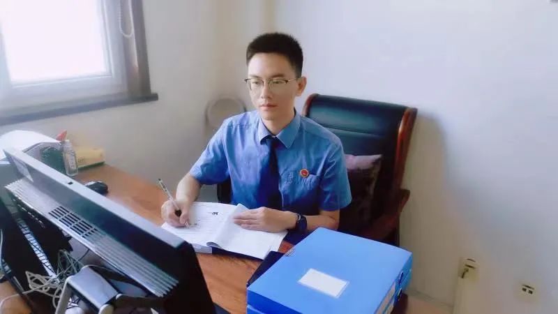 【狮城好网民】甘当绿叶勤奉献 一片丹心著华章