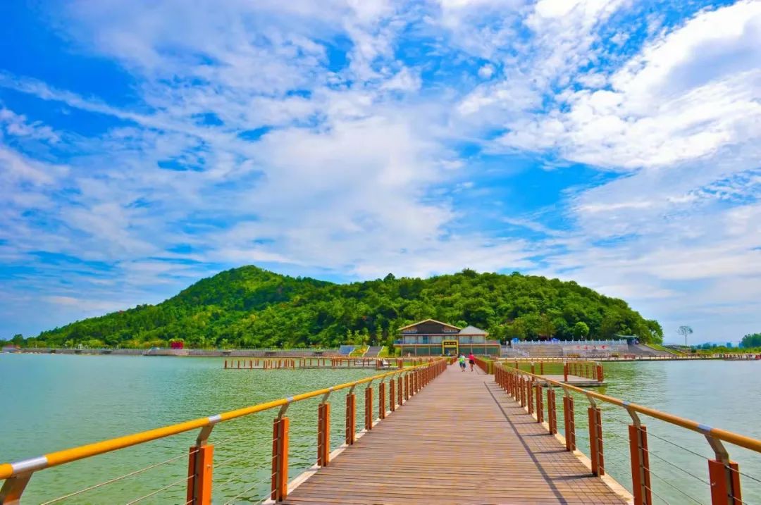 人民日报海外版整版聚焦让巢湖成为合肥最好的名片