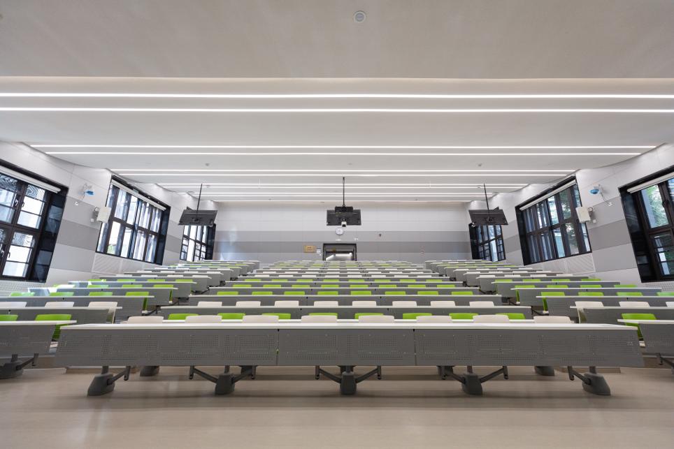 三教归来清华这一教学楼可太棒了