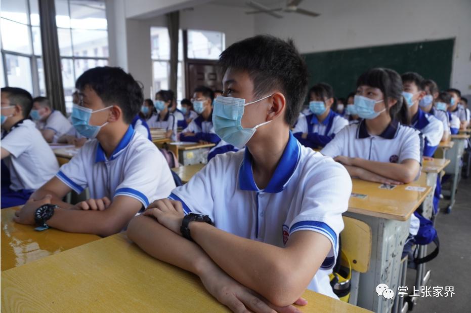 茅台学院学生1节课喝掉二三十箱酒_茅台学院课程安排