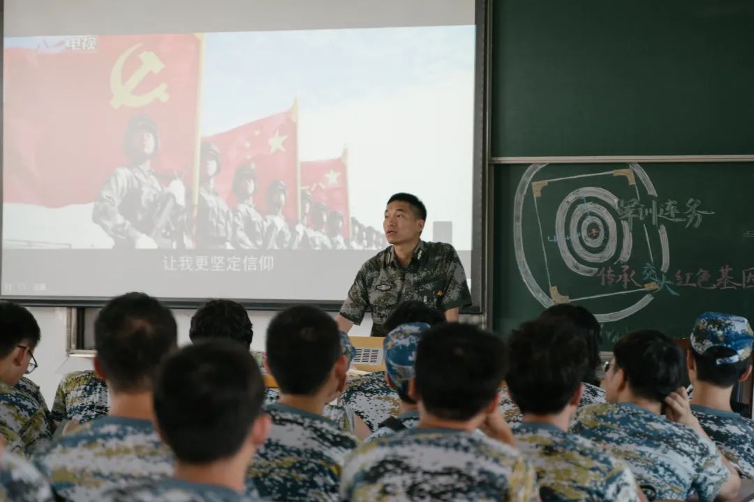 样板连务会田罗银老师主题连务会"出水才见两脚泥"最美大学生"刘智卓