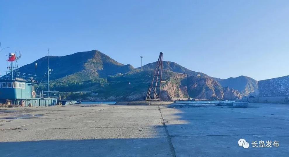 南长山街道干部职工下沉村社一线,加强对村社房前屋后,楼下墙角的全面