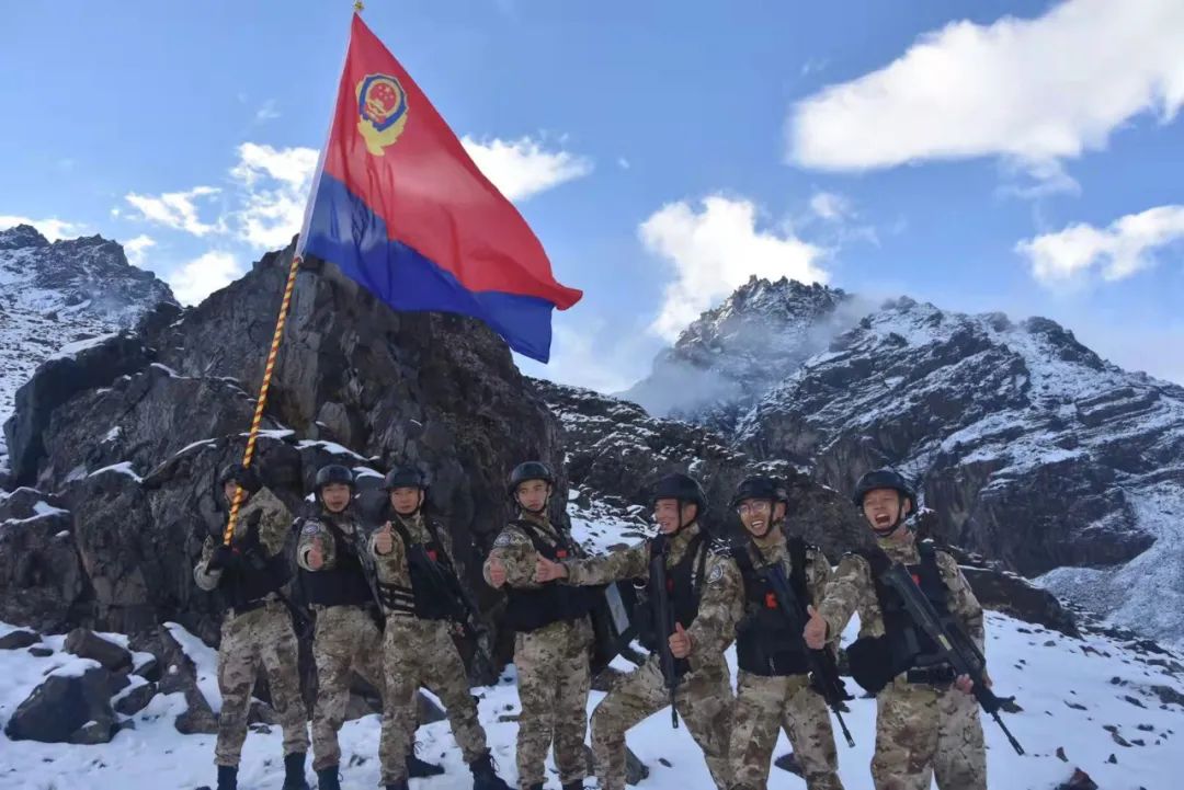 乌鲁木齐市飞豹突击队高清大片来袭