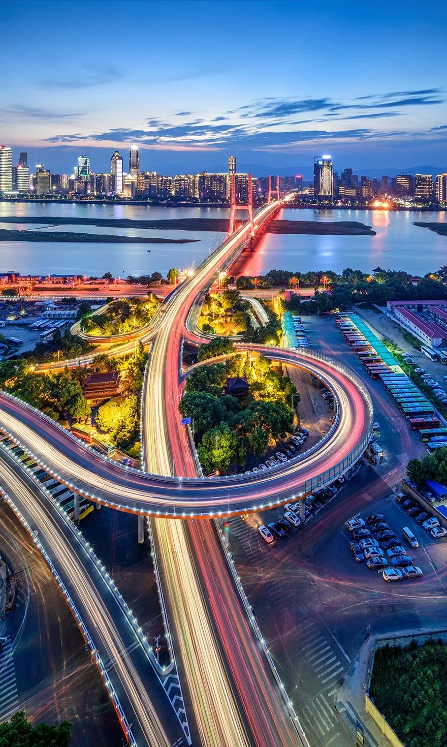 南昌愈夜愈烟火