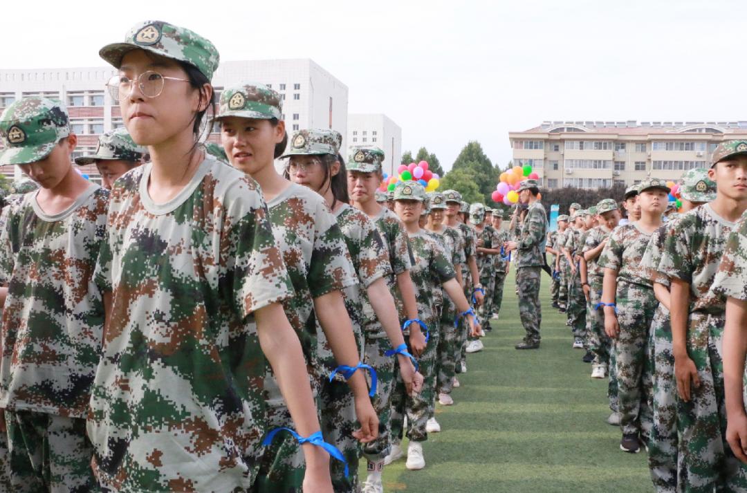 新生军训看看咱潍坊孩子的飒爽英姿