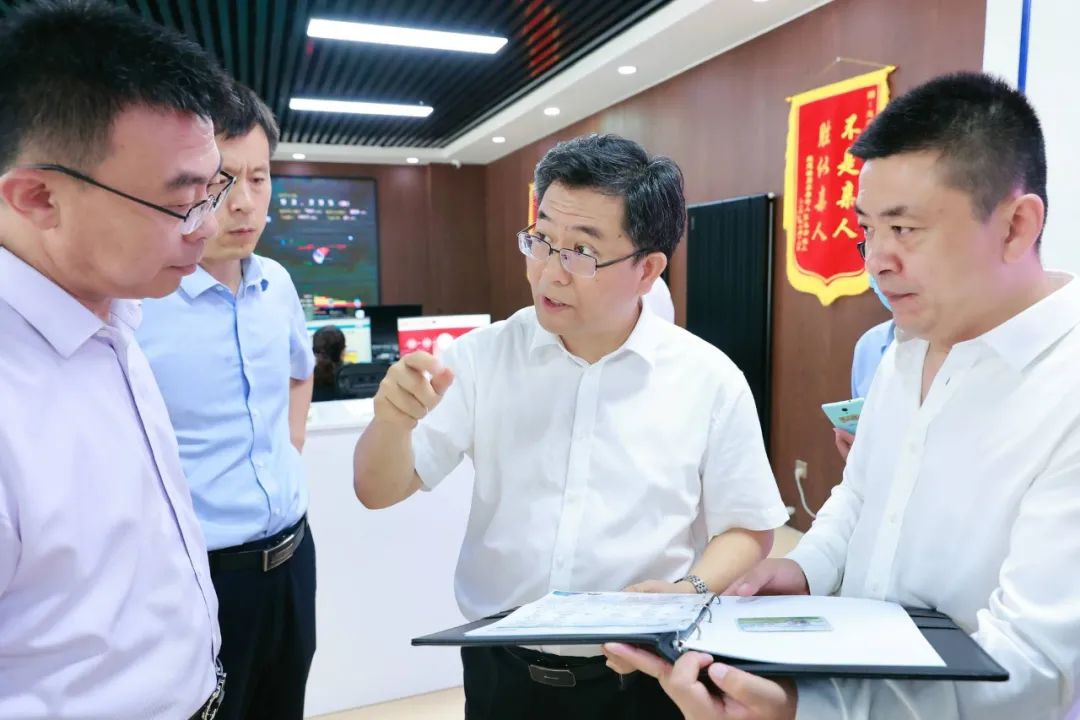 区委书记卢晓东调研社区居家养老服务工作