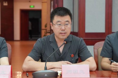 第920期对话青年寄语青年通辽中院党组书记代院长宋建波与青年干警