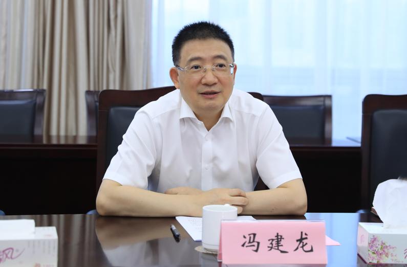 冯建龙表示,温州是中国改革开放先行区,民营经济重要发祥地,拥有深厚