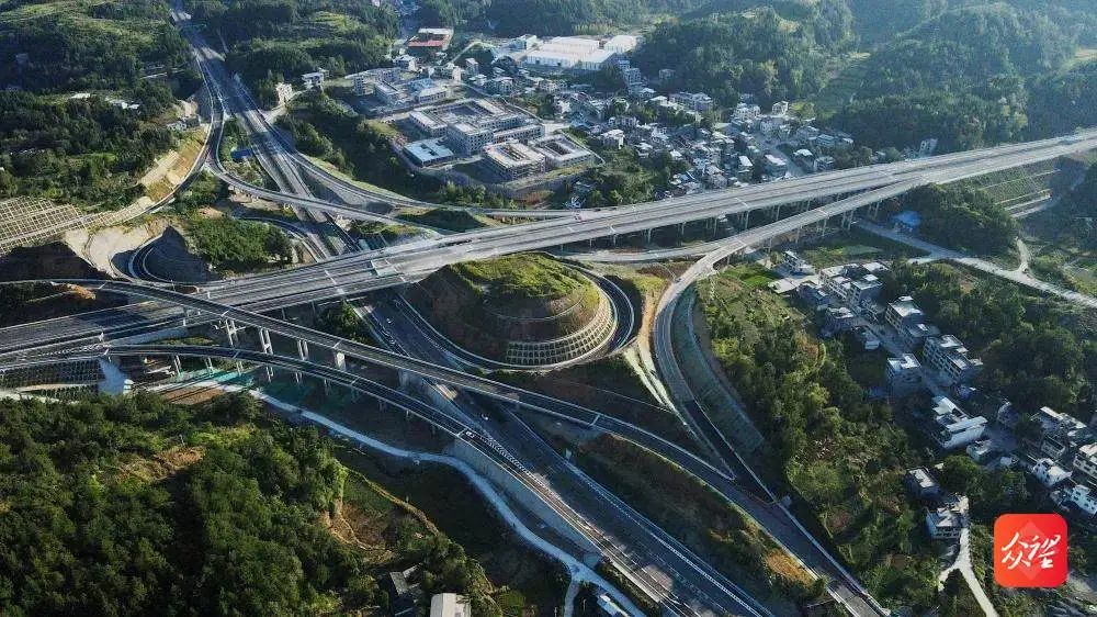 石阡至玉屏大龙高速公路建成通车