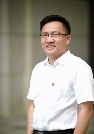 南京一中校长 朱焱成为更高理想的行动者新学期拉开帷幕,对每一名学生