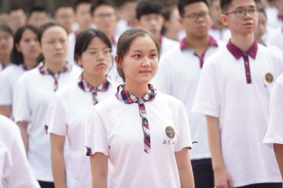 南京各高中校服图片