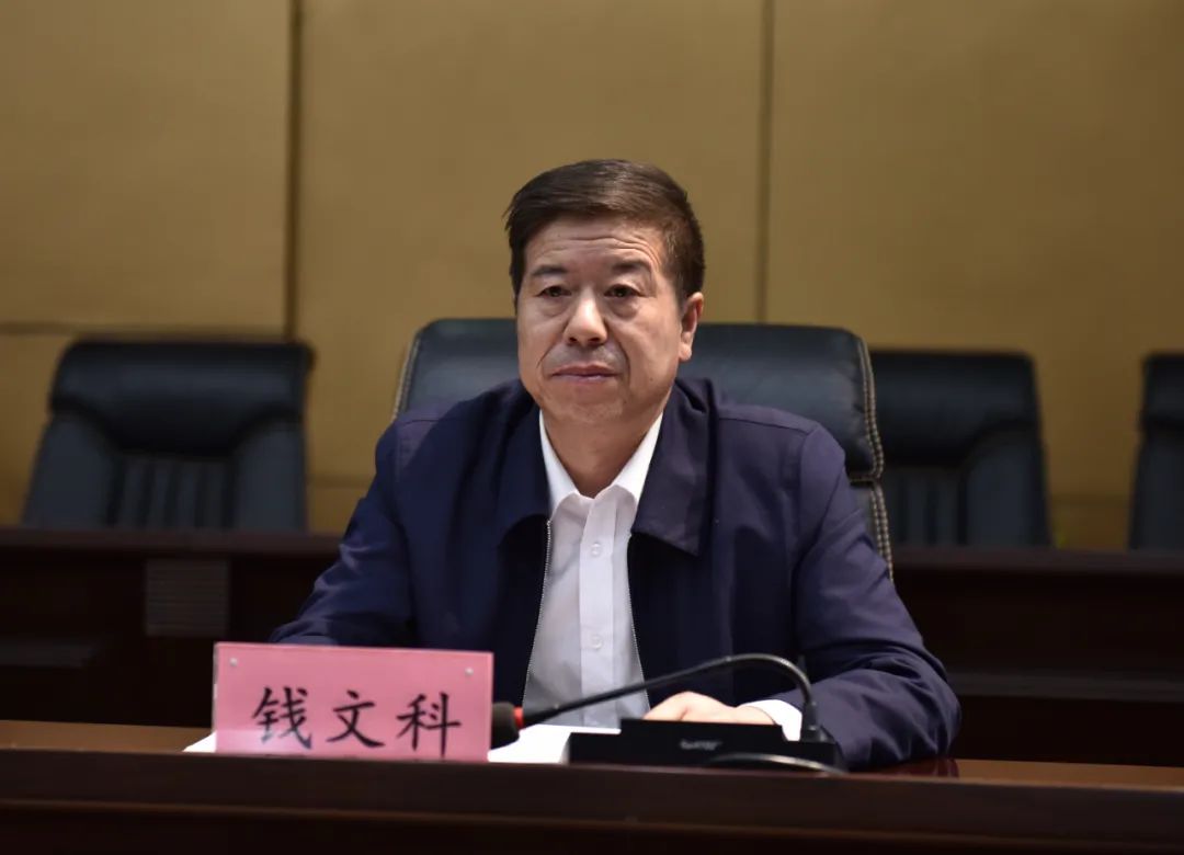 省高级人民法院二级高级法官孙鲁出席会议柴春同志代表市委对李明同志