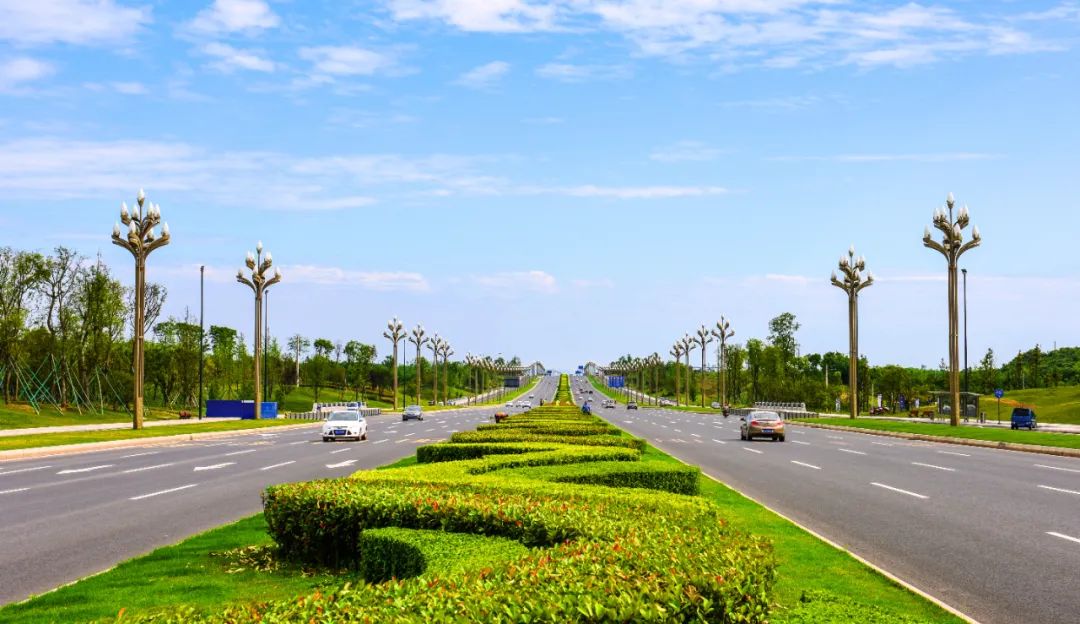 今天,国务院发展研究中心党组书记马建堂一行调研了华阳街道安公社区