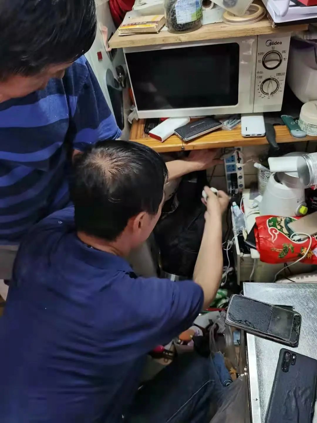 南京东路街道建设灭弧式电器保护装置