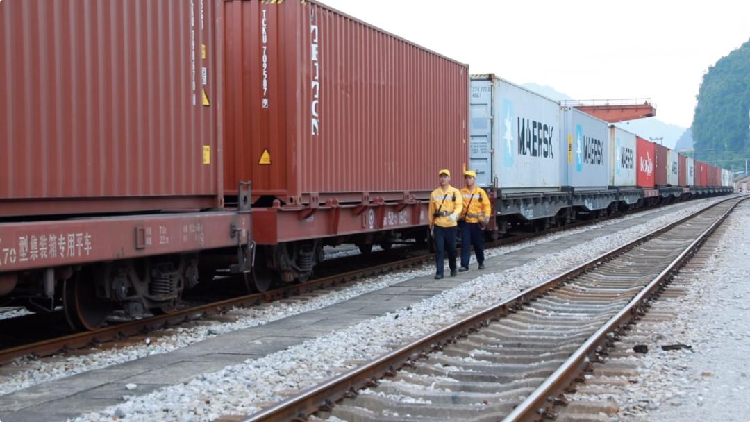 今年已经出国208次的火车,原来这么给力!