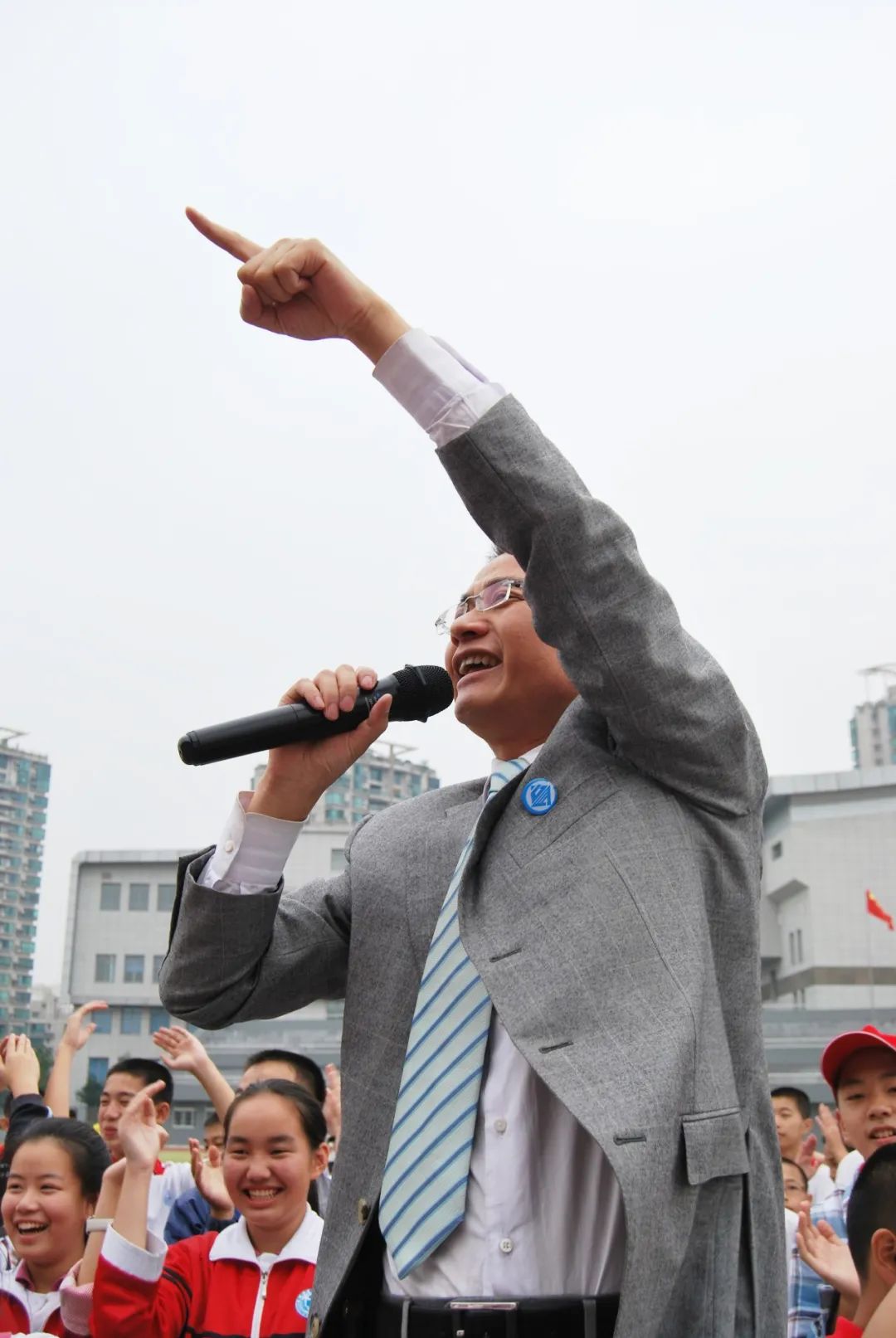 党员风采郜晏中守正创新让孩子因为我们而幸福