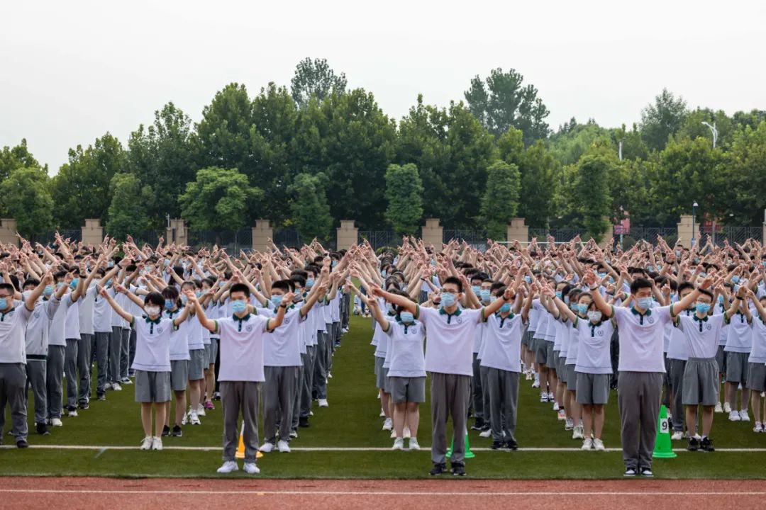 南京市板桥中学校服图片