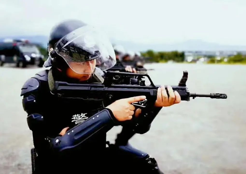 警察也过教师节只因他们有个共同的名字叫