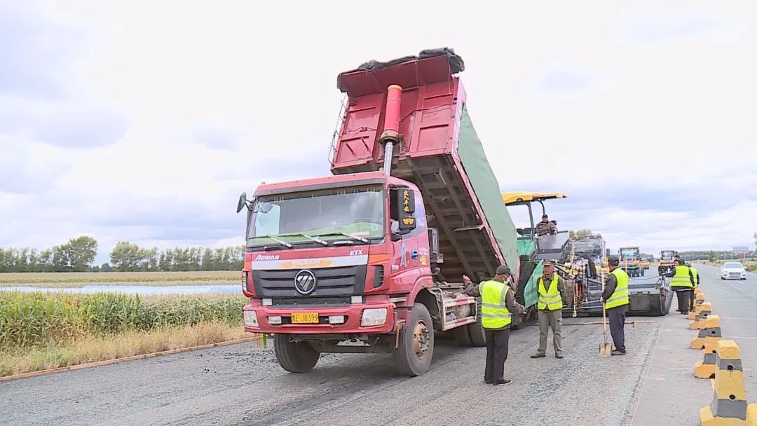 g333国道我市至莫旗公路质量提升工程有序施工