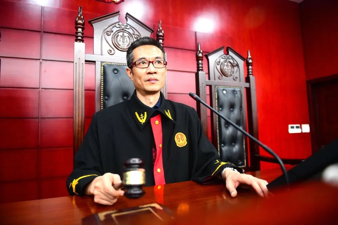 教育整顿61学榜样刘洲法槌是我与黑恶势力较量的武器