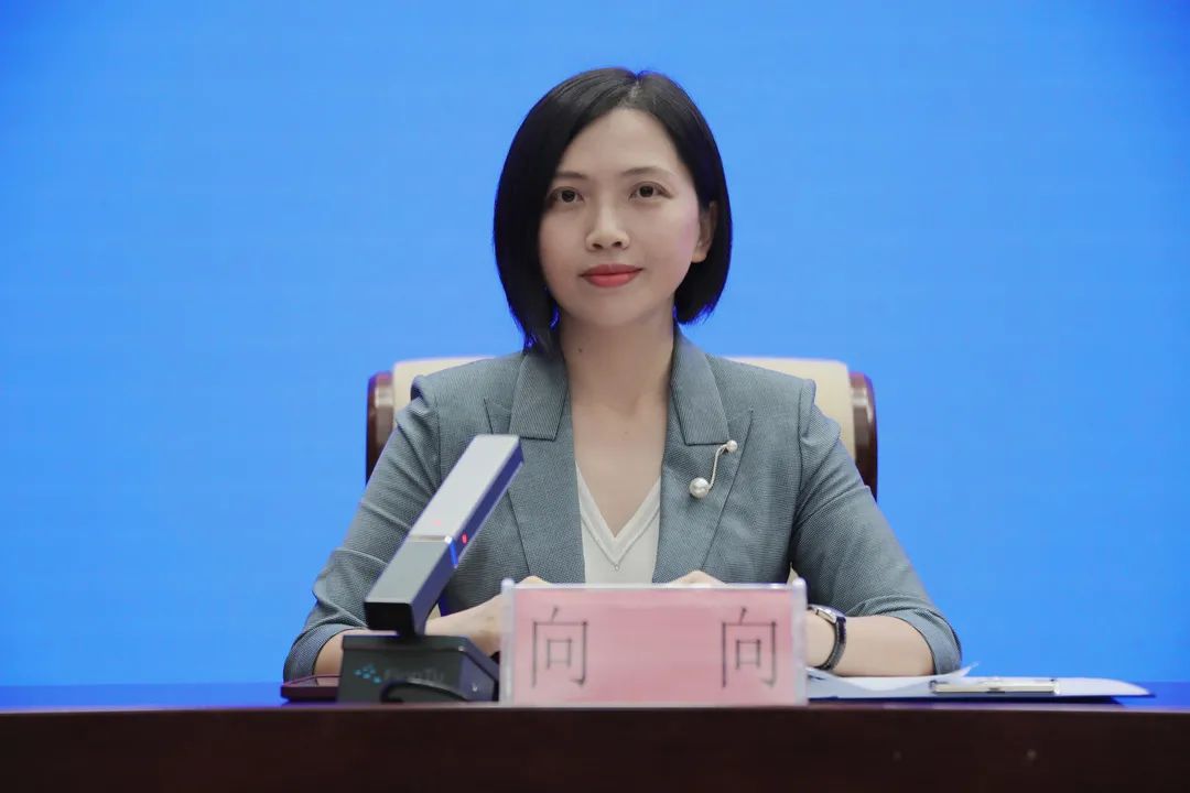 中共海南省委宣传部新闻发布处处长,新闻发言人向向