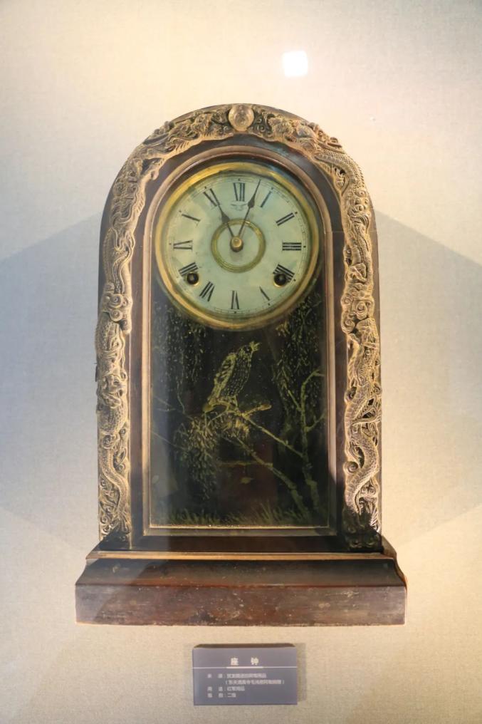 文物里的红色故事78丨红军赠送给徽县东关抗日反蒋委员会的大座钟