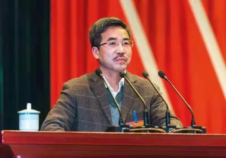 何文明:教书育人要"地开三遍"