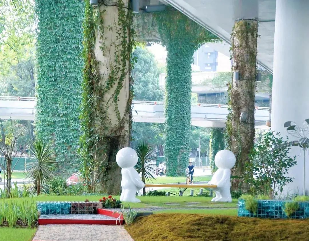 成都再增一座桥下公园