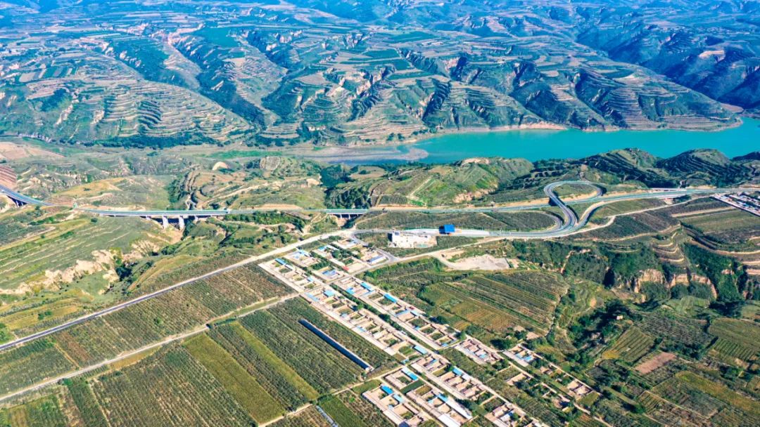 黄土地上的黄金路