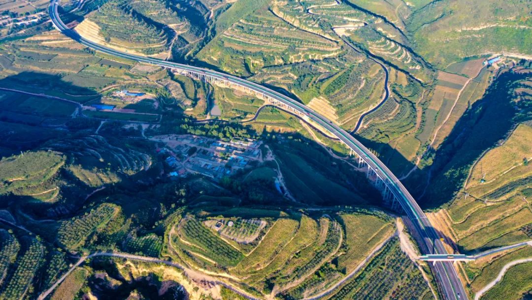 黄土地上的黄金路