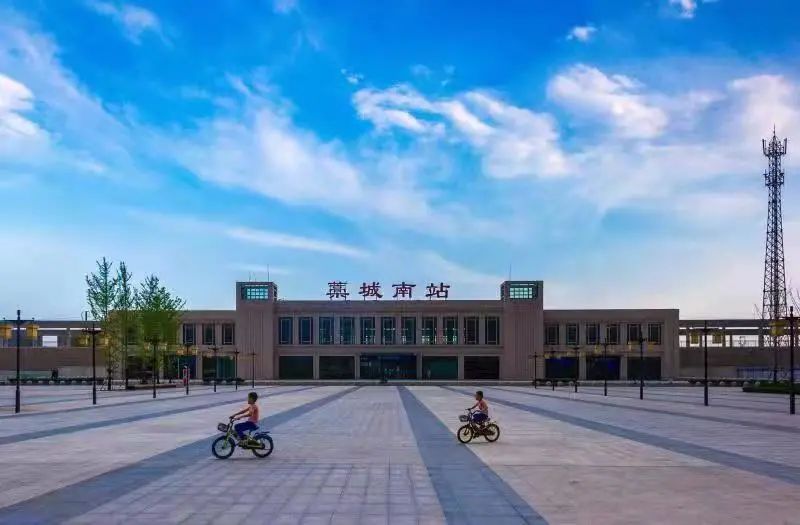 藁城南站藁城新变化藁城新貌美丽的廉州湖劈波斩浪骑行水天一色图文