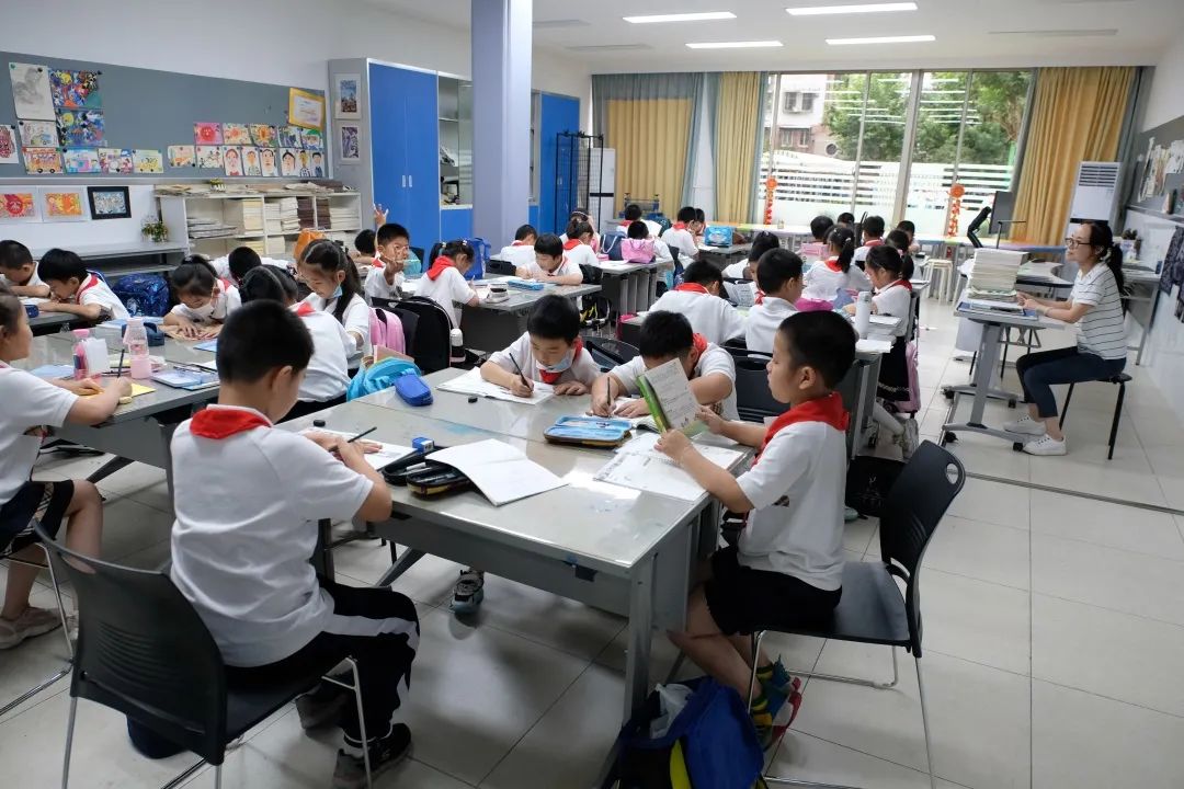 课后延时服务孩子们在学校都干点啥