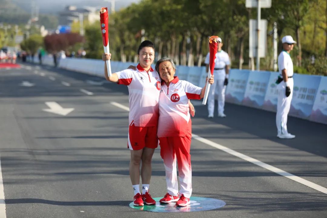今天,十四运会和残特奥会火炬在商洛传递!