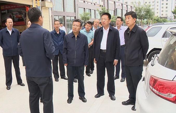 市领导调研白银城区机动车停放一难两乱问题专项整治工作