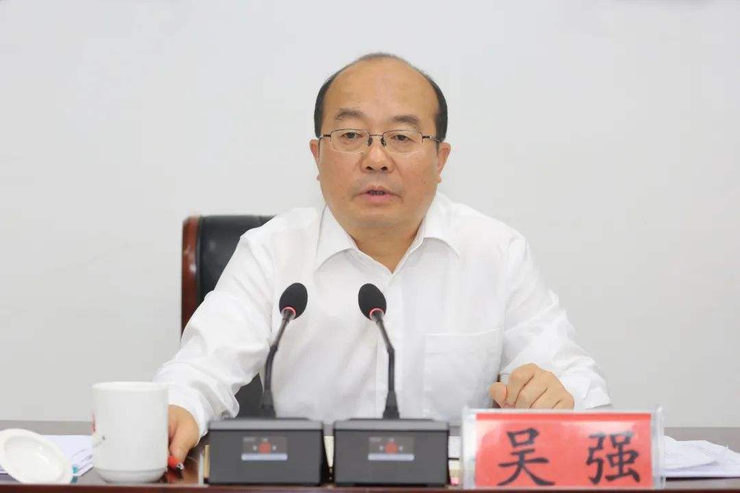 吴强到市委组织部调研