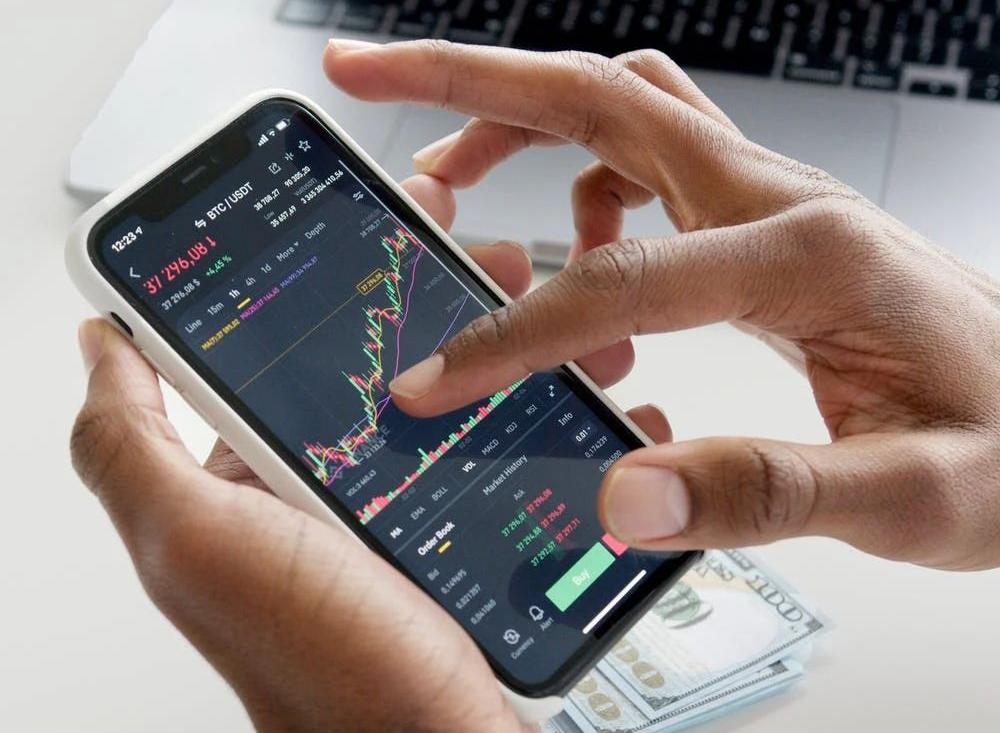 8090后炒股实录山顶站岗离场做t等风来