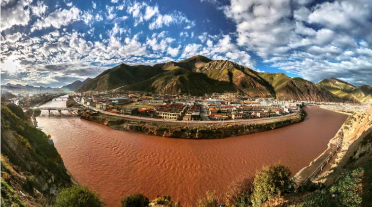 幸福玉树杂多高原小城迸发新活力