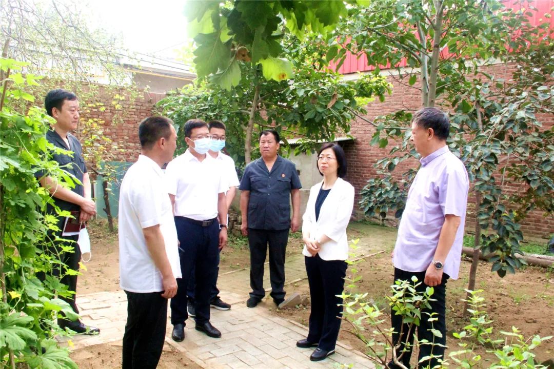 9月14日,邢台市中级人民法院党组书记,院长赵倩到巨鹿调研指导工作.