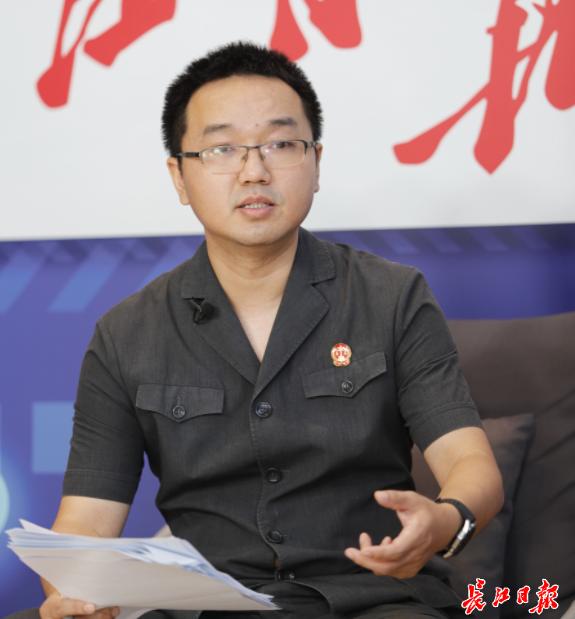 信用卡逾期还款该收滞纳金吗?江汉区法院金融审判庭副庭长鲁林