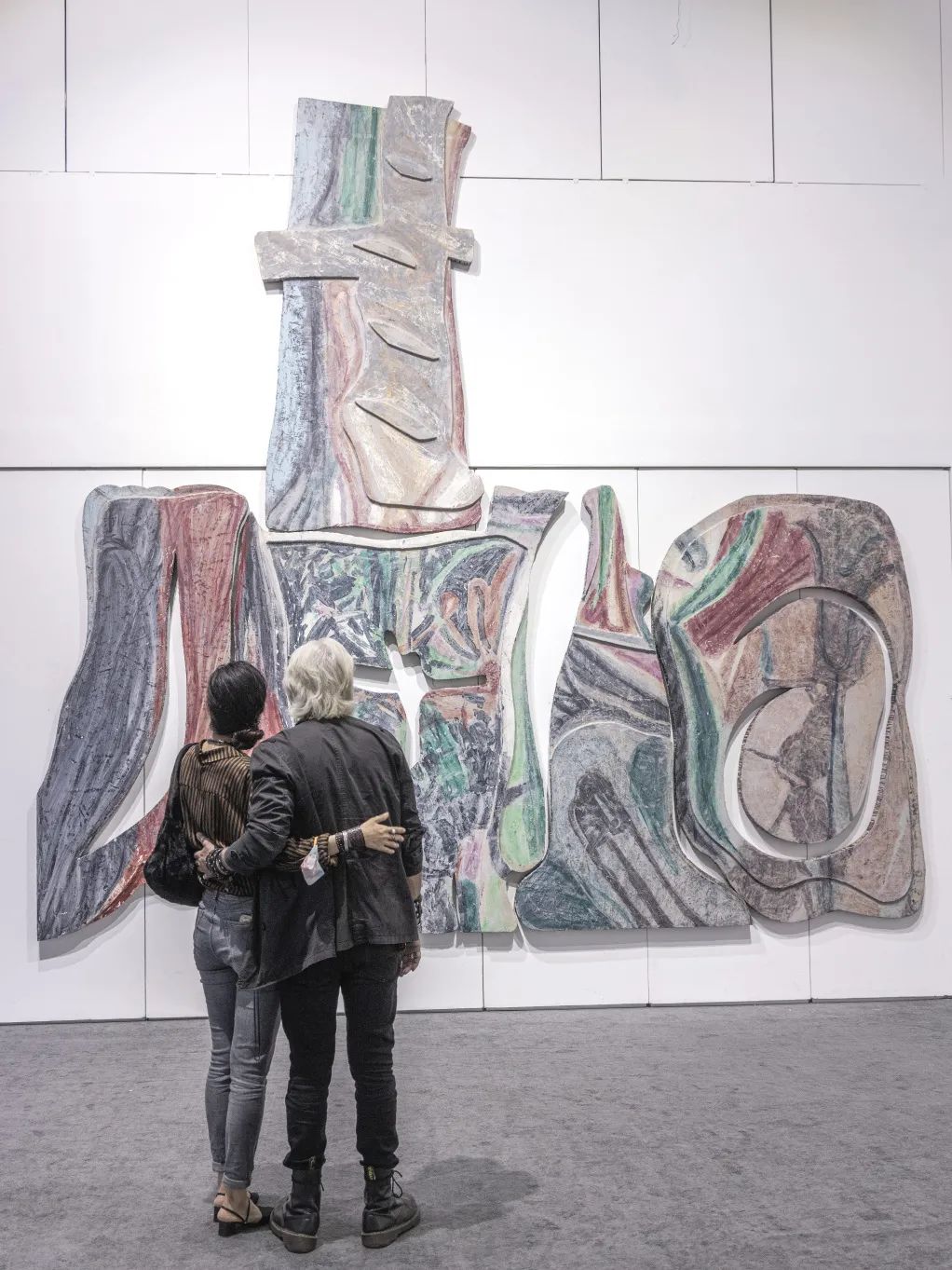 到了2013年,逐渐摸透材质的闫博终于找到最适合呈现自己作品观念的