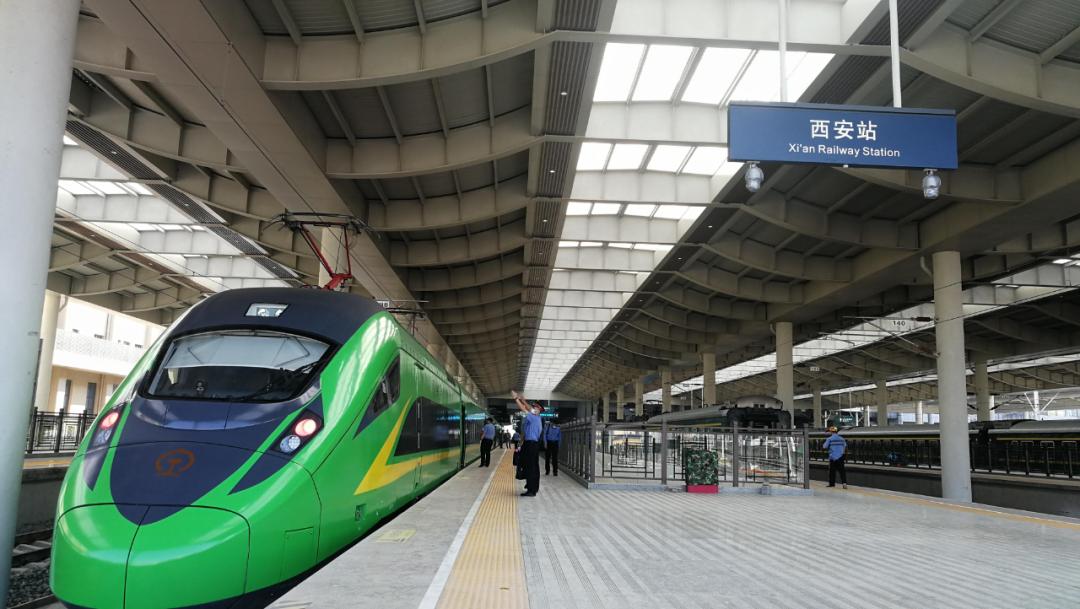 "唐车造"动车组,奔驰而来!