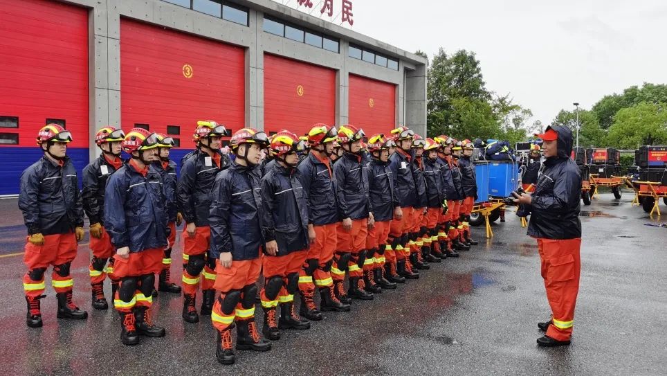 以练为战 | 地震救援专业队实战拉动演练,崇明消防集结!