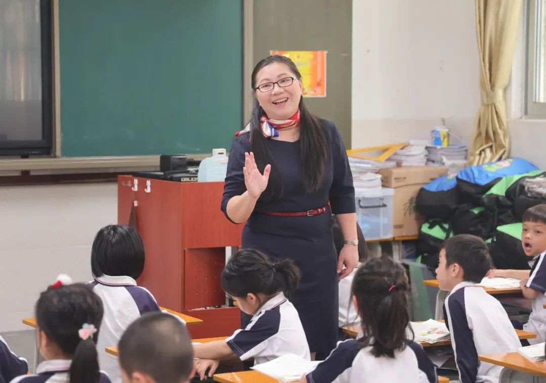 莞城中心小学洪钟少年图片