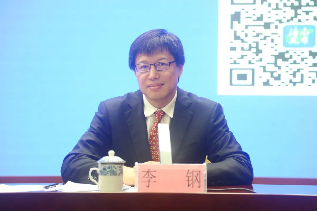 海南证监局局长李钢:各位媒体朋友,上午好!