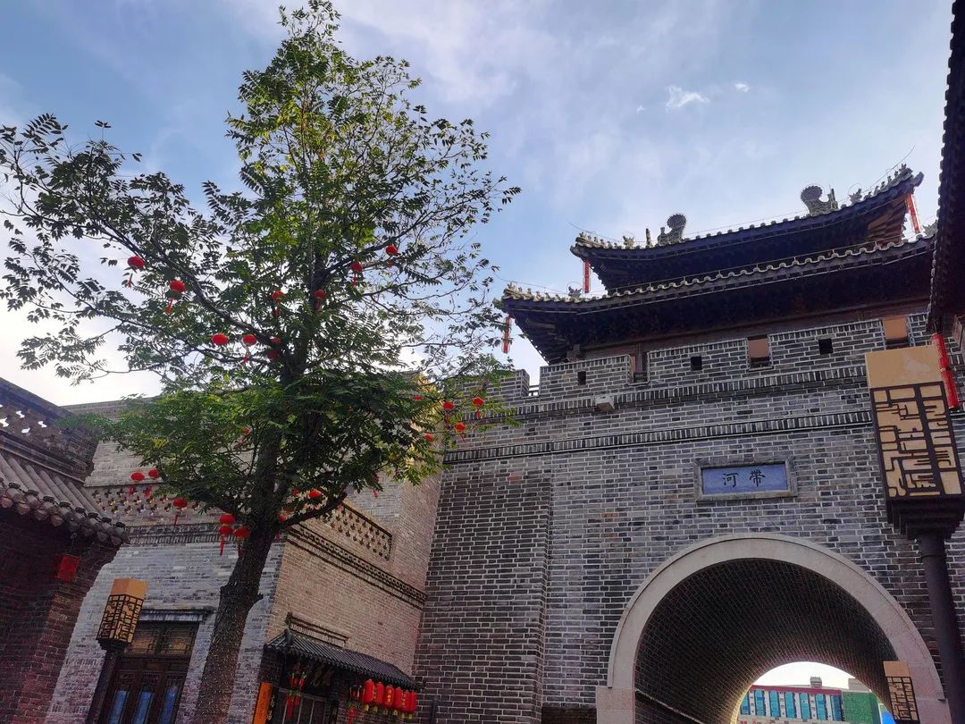 老街也有国潮范儿